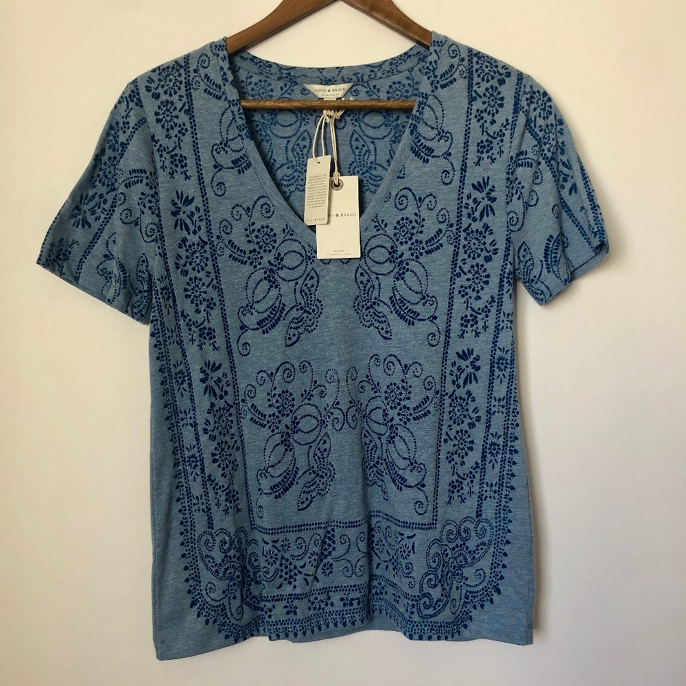 NWT Lucky Brand Blue Bandana Print V-Neck Tee XS